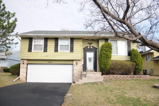 4064 Indian Hill Dr., Country Club Hills, IL 60478