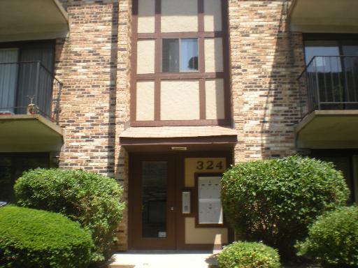 324 Klein Creek Ct. #D, Carol Stream, IL 60188