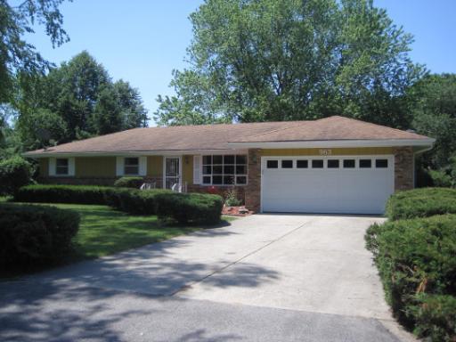 963 Candy Ln., Machesney Park, IL 61115
