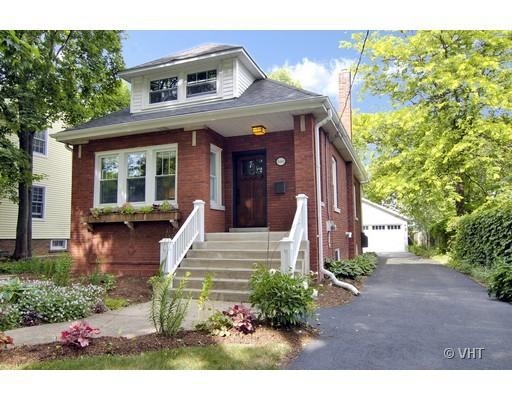 688 Pleasant Ave., Glen Ellyn, IL 60137