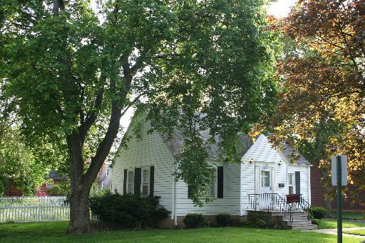 194 Eastview Ave., Crystal Lake, IL 60014