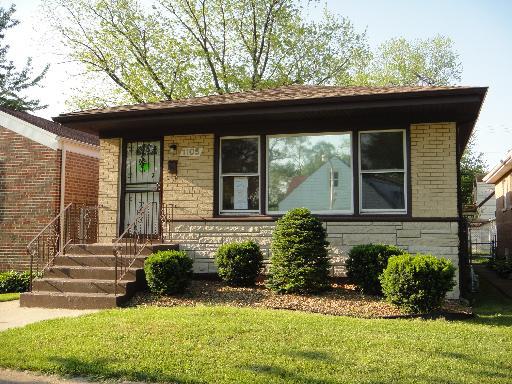 1105 W 123rd St., Calumet Park, IL 60827