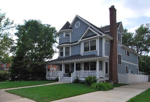 30 N Brainard Ave., La Grange, IL 60525