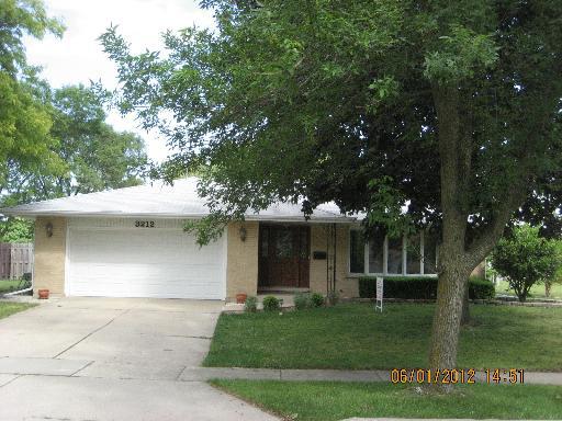 3212 Brookmeade Dr., Rolling Meadows, IL 60008