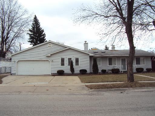 31 Arlington Dr., Romeoville, IL 60446
