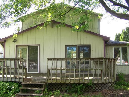 2812 Shorewood Dr., Mchenry, IL 60050