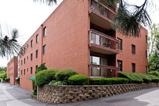 1S045 Spring Rd. #3C, Oak Brook Terrace, IL 60181