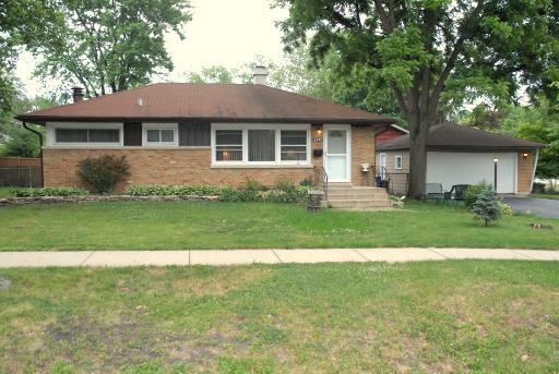 4943 Woodward Ave., Downers Grove, IL 60515