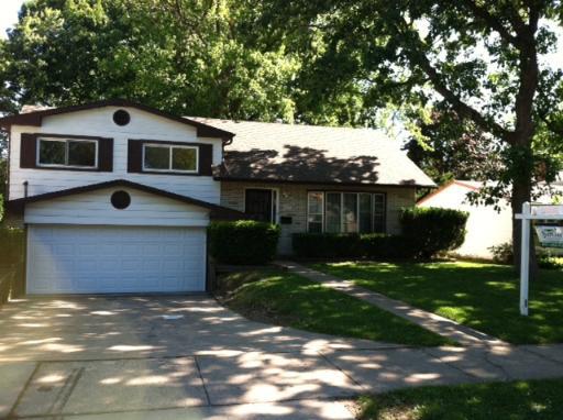 2117 Edgewood Rd., Waukegan, IL 60087