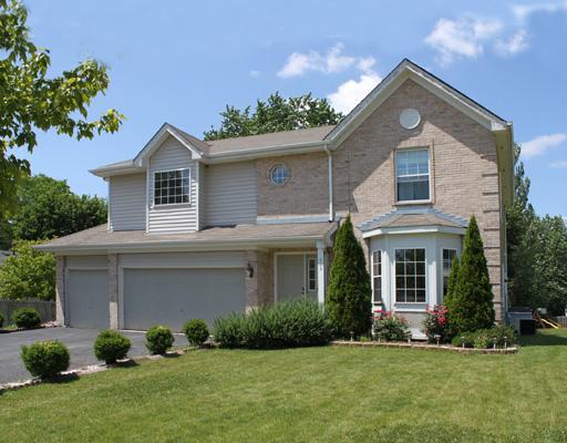992 Legrande Ave., Aurora, IL 60506