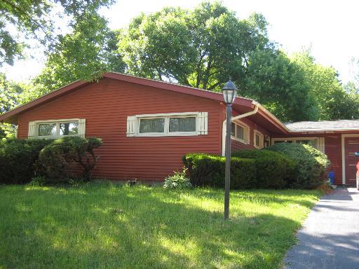 112 Knollwood Dr., Dekalb, IL 60115
