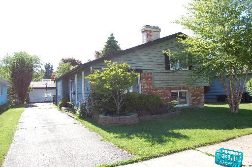 64 N Lincoln Ave., Mundelein, IL 60060