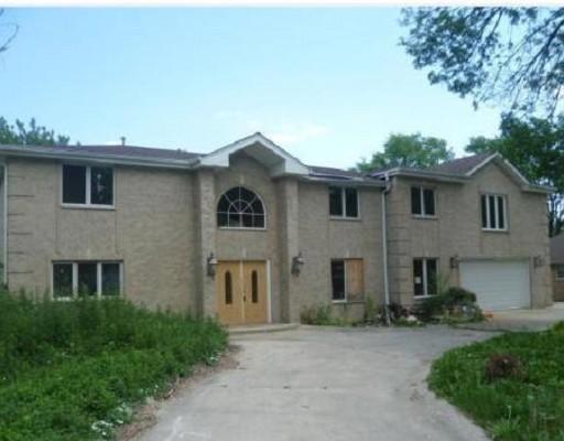 4N145 7th Ave., Addison, IL 60101