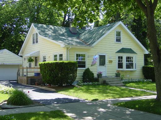 1633 Van Buren Ave., Des Plaines, IL 60018