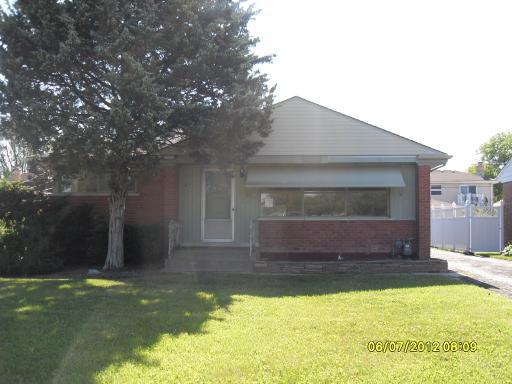 8227 N Washington St., Niles, IL 60714