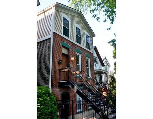 2122 W Barry Ave., Chicago, IL 60618
