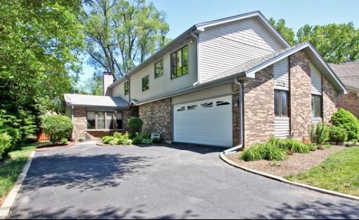 2125 Elmira Ave., Des Plaines, IL 60018