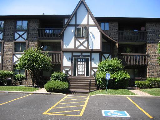 10400 Circle Dr. #204, Oak Lawn, IL 60453