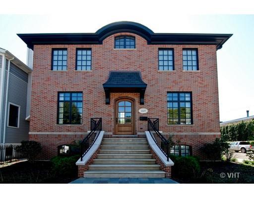 1249 W Lill St., Chicago, IL 60614