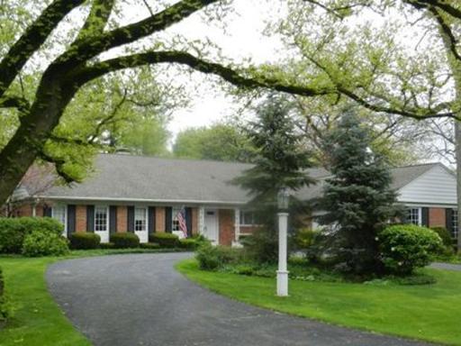 75 Balmoral Dr., Northfield, IL 60093