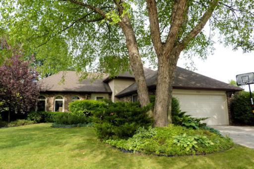 953 Greensboro Ct., Naperville, IL 60540