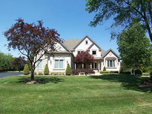 6916 Foxfire Dr., Crystal Lake, IL 60012