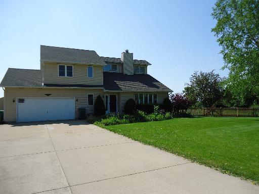 12392 Twin Oaks Ct., Sycamore, IL 60178