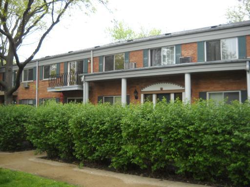 2307 S Goebbert Rd. #B209, Arlington Heights, IL 60005