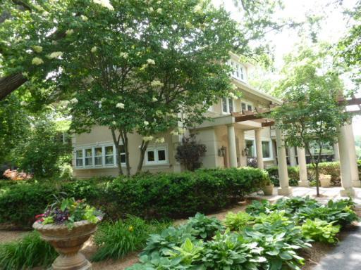 1231 National Ave., Rockford, IL 61103