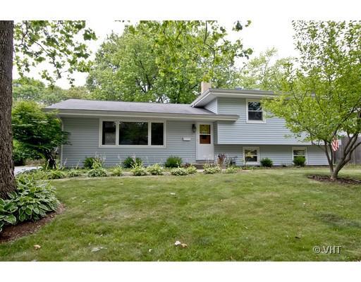 1209 Laurel Ln., Naperville, IL 60540