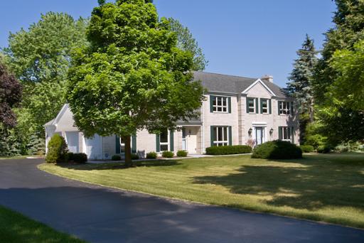 832 Kilrenny Ln., Inverness, IL 60067