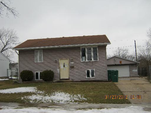 226 Pell Ave., Romeoville, IL 60446