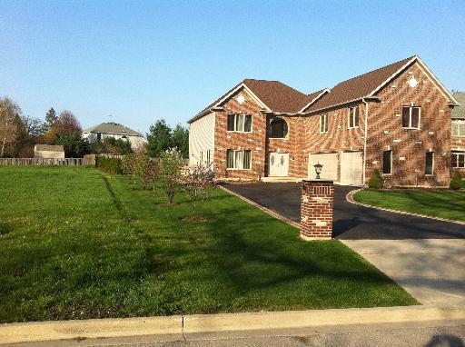 12375 Oakcrest Dr., Huntley, IL 60142