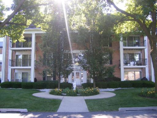 5501 Carriageway Dr. #307A, Rolling Meadows, IL 60008