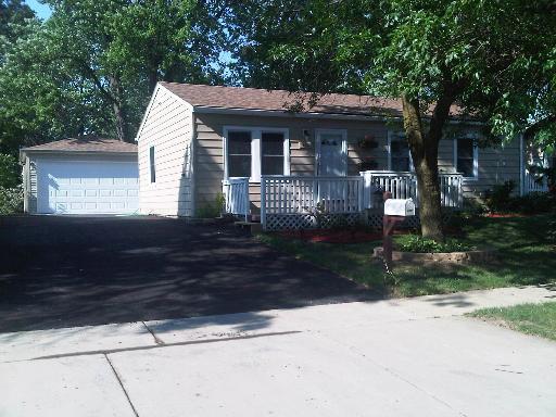 110 Cedar Cir., Streamwood, IL 60107