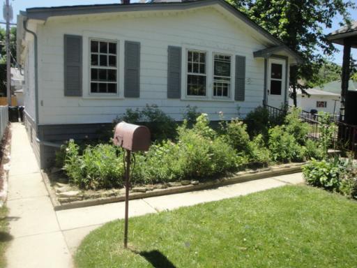 5813 W Warwick Ave., Chicago, IL 60634