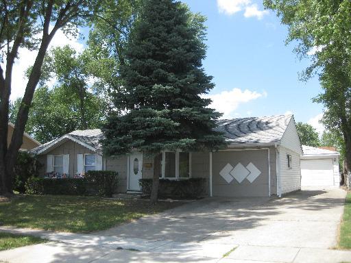 781 Geneva Ave., Romeoville, IL 60446