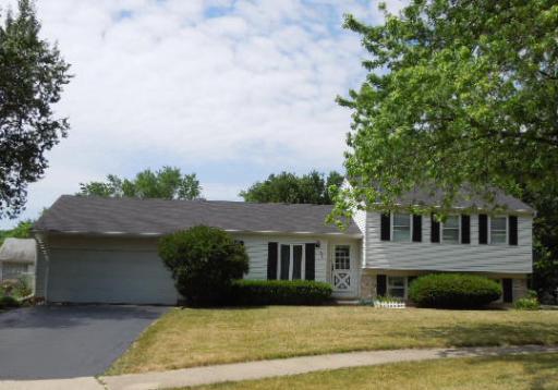 1905 Woodfield Ct., Naperville, IL 60565