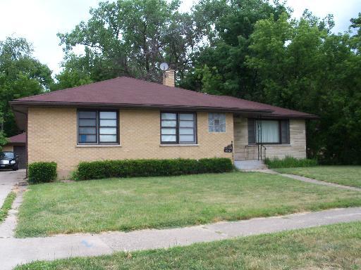 1516 Hyde Park Ave., Waukegan, IL 60085