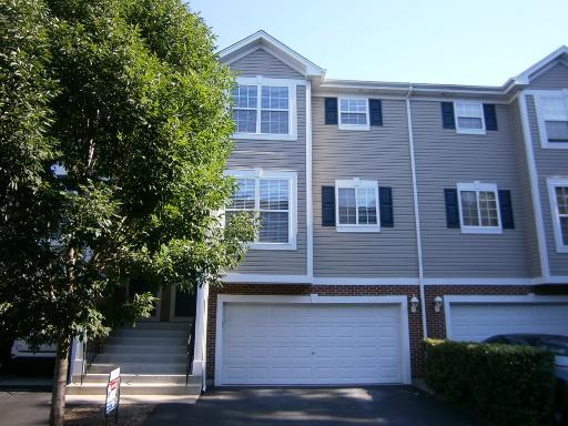 2340 Hudson Cir., Aurora, IL 60502