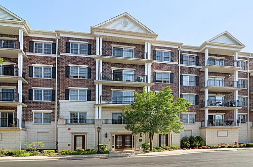434 Mcdaniels Cir. #205, Clarendon Hills, IL 60514