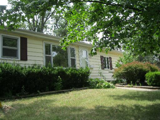 916 Huffman Ct., Dekalb, IL 60115