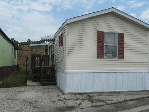20 Brook Ln., Justice, IL 60458