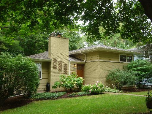 269 Spring Ave., Glen Ellyn, IL 60137