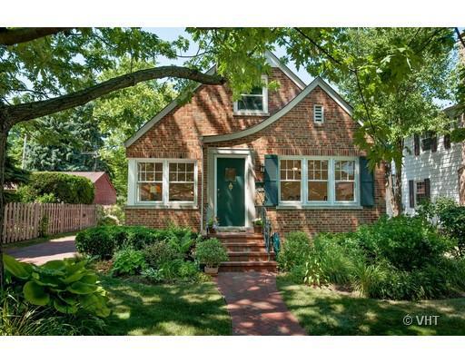 2028 Hollywood Ct., Wilmette, IL 60091