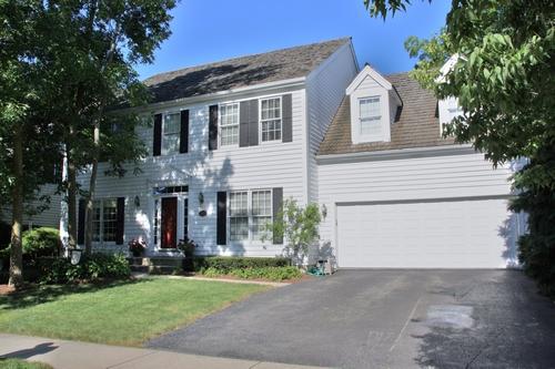702 Waterbury Ave., Gurnee, IL 60031