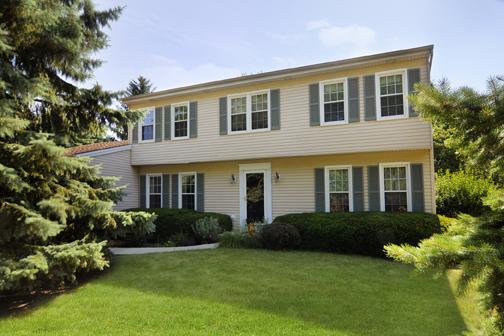 1028 Stanton Dr., Naperville, IL 60540