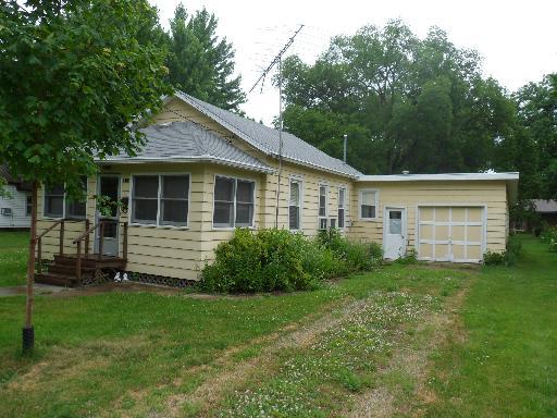 414 N Monroe St., Gardner, IL 60424