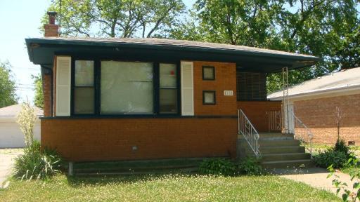 1332 Mackinaw Ave., Calumet City, IL 60409