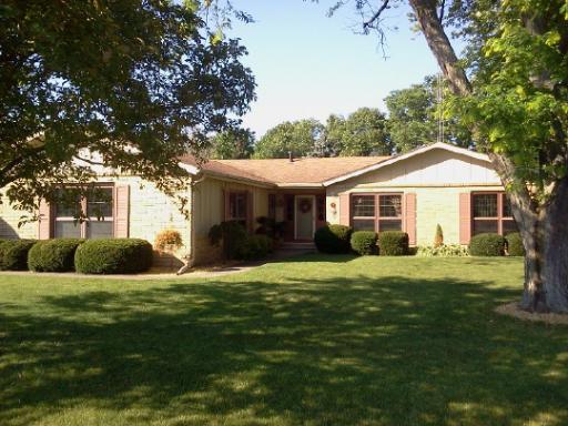 2633 Lynnville Ct., Lindenwood, IL 61049